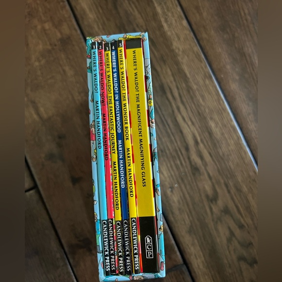 Where’s Waldo Mini-Book Boxed Set - Picture 3 of 5